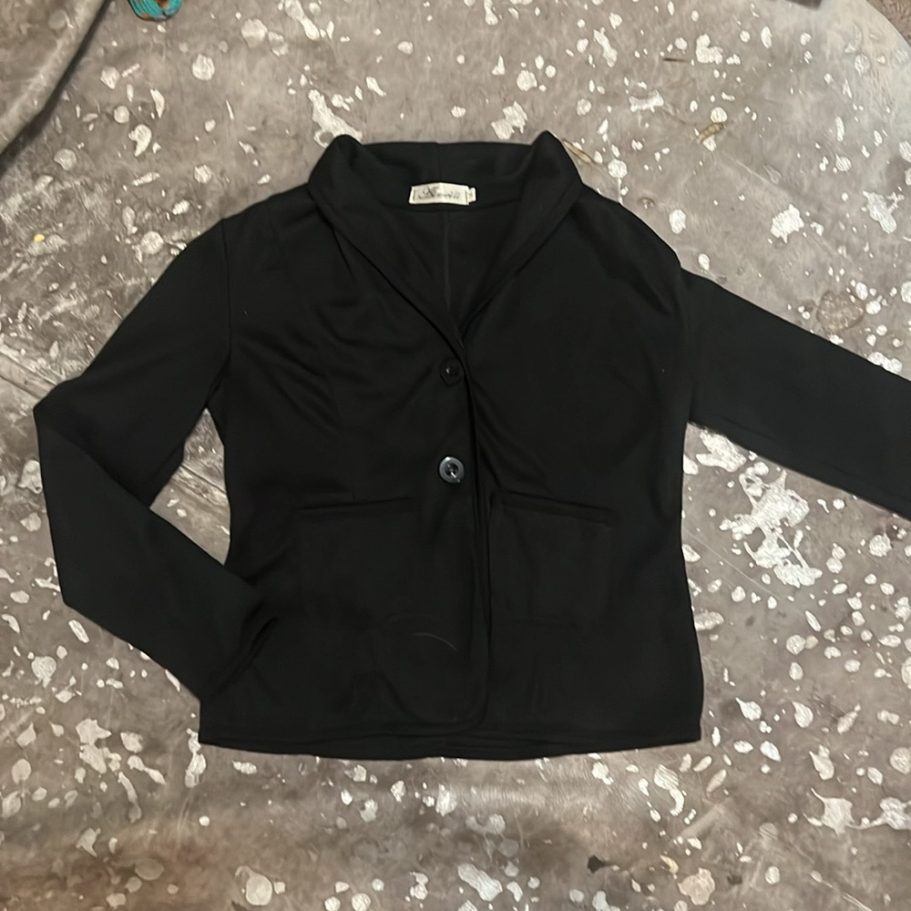 Cropped basic black two button blazer jacket - Picture 3 of 3